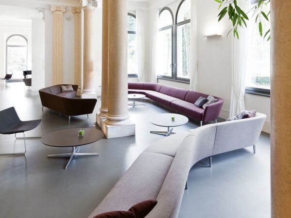 5_Arper_Loop_sofa_modular_HotelLidoPalace_2804+2809+2803_2.jpg
