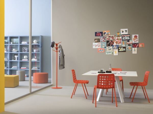5_Koi-Booki-370_RO+Arki-Table-ARK139X139_BI-CFC_BI.jpg