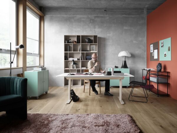 5_Montana_Office_s01_HiLow_CO16_Truffle_Caribe_MontanaFree_Personality_W.jpg