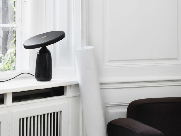 5_502174_Normann_Copenhagen_Eddy_Table_Lamp_Black_02.jpg