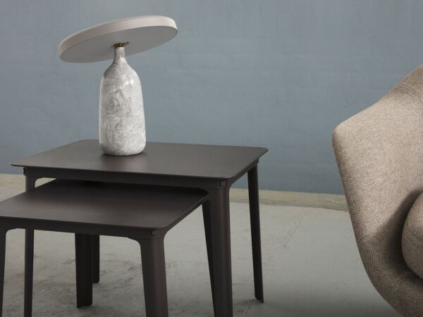 5_6035_Normann_Copenhagen_Sum_Modular_Sofa_Black_Alu_Main_Line_Flax_Bank_MLF_23_Steady_Table_Eddy_Lamp.jpg