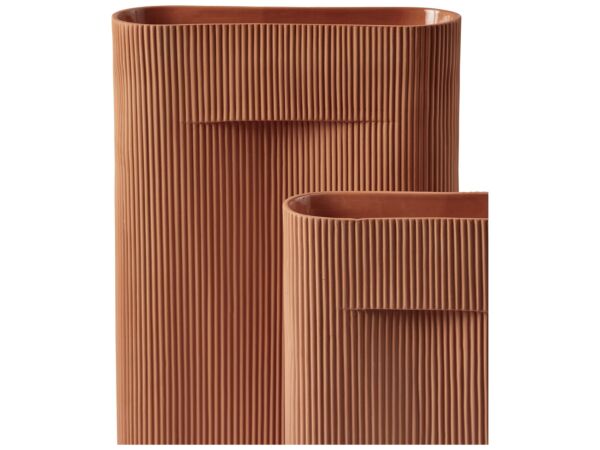 2_zridge-vase-detail-2-muuto-5000x6666-hi-res.jpg