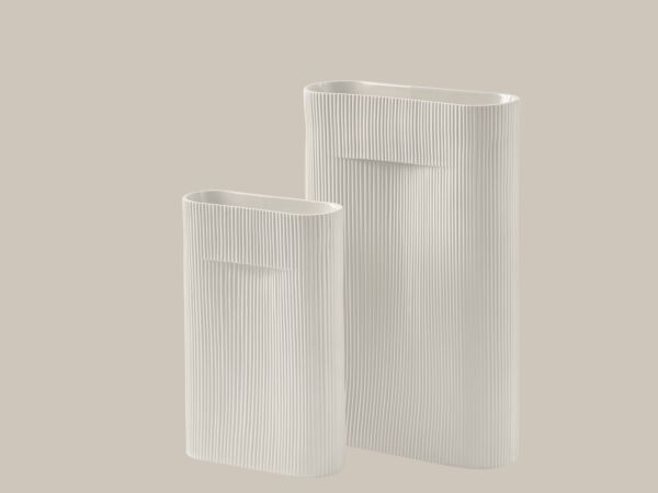5_ridge-vase-off-white-group-muuto-5000x5000-hi-res-cb.jpg
