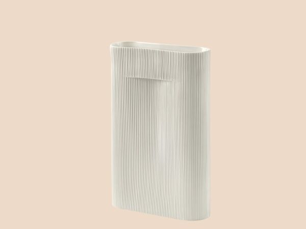 5_ridge-vase-off-white-48-cm-muuto-5000x5000-hi-res-cb.jpg