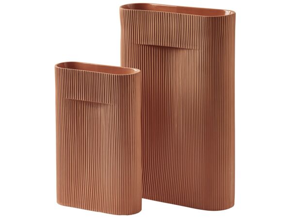 2_zRidge-vase-terracotta-group-muuto-5000x5000-hi-res.jpg
