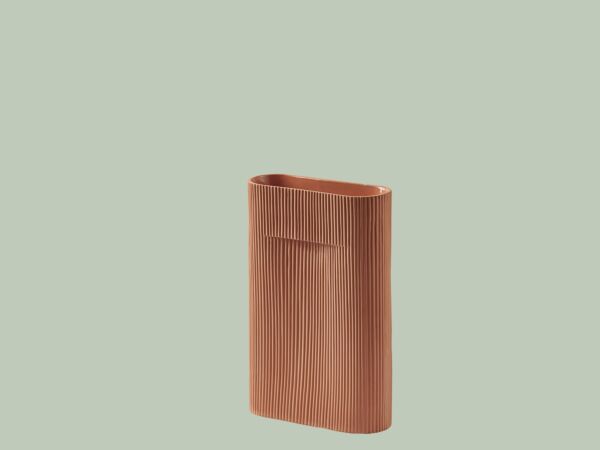5_ridge-vase-terracotta-35-cm-muuto-5000x5000-hi-res-cb.jpg