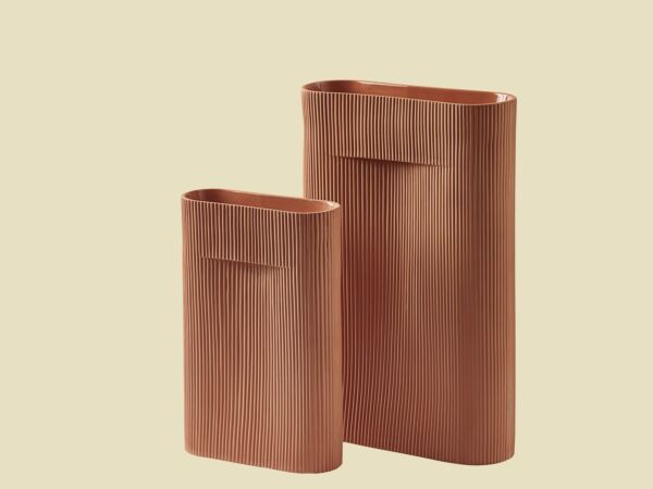5_ridge-vase-terracotta-group-muuto-5000x5000-hi-res-cb.jpg