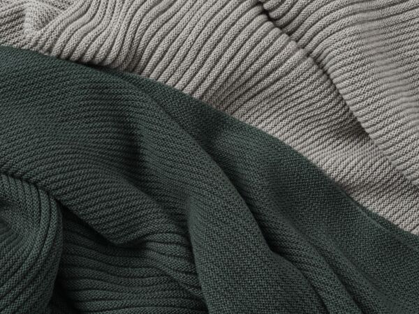 5_rhythm-throw-detail-muuto-5000x6648-hi-res.jpg