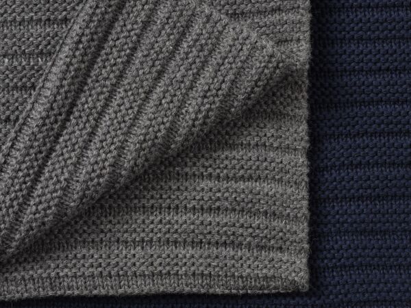 5_ample-throw-group-detail-muuto-5000x6654-hi-res.jpg