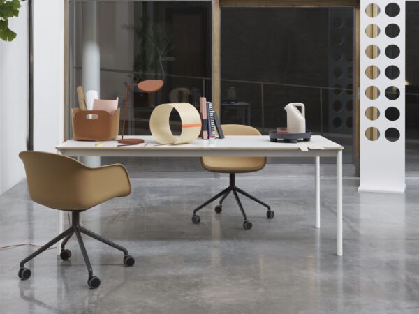 5_fiber-arm-chair-with-castors-base-table-leaf-lamp-restore-platform-tray-tub-jug-muuto-org.jpg