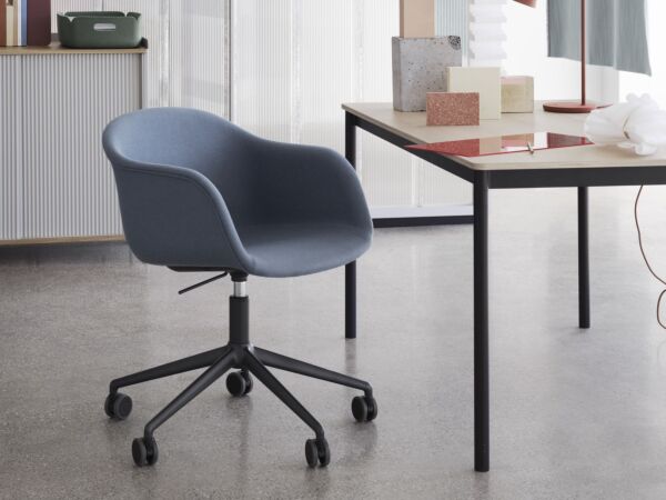 5_fiber-armchair-gaslift-divina-154-base-table-tip-enfold-muuto-org.jpg