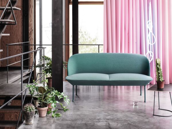 5_oslo-2seater-steelcut-trio-966-airy-halfsize-high-res-lifestyle.jpg