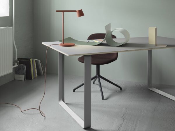 5_Tip-lamp-7070-table-compile-folded03.jpg