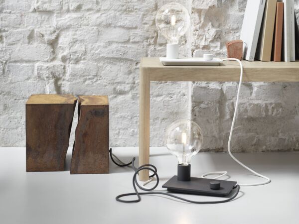 5_control-lamp-white-black-workshop-coffee-table-oak-muuto-org.jpg
