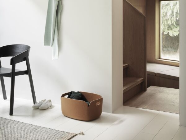 5_Attach-coat-hook-cover-chair-restore-ply-rug-muuto.jpg