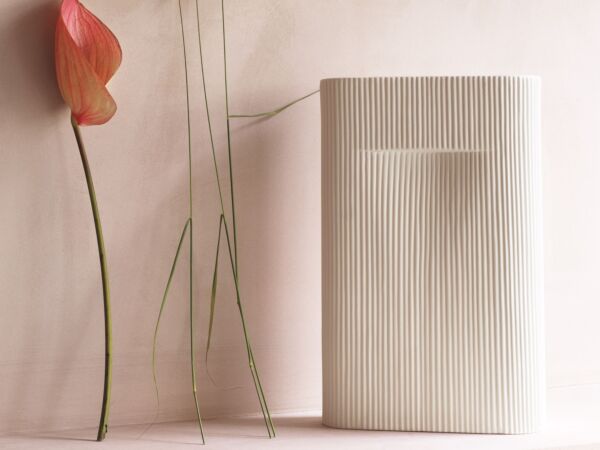 5_ridge-vase-off-white-2-muuto-org.jpg