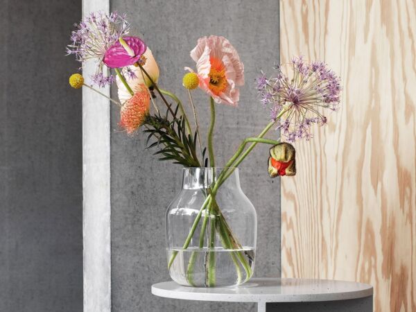 5_silent-vase-andreas-engesvik-muuto.jpg