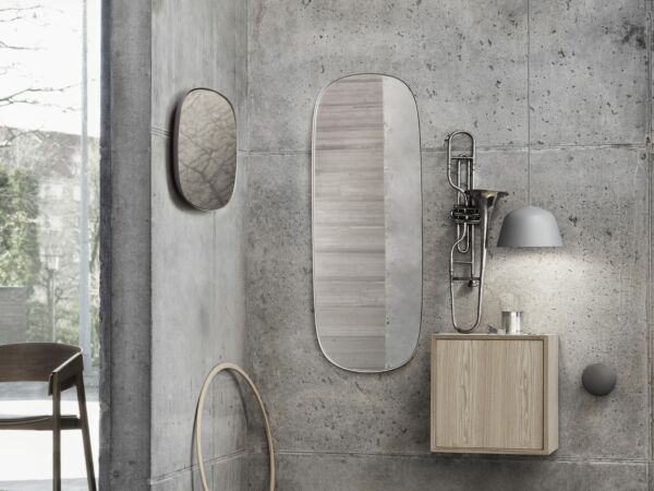 5_framed_mirror_hall_way_stackedw.door_ambit_small.jpg