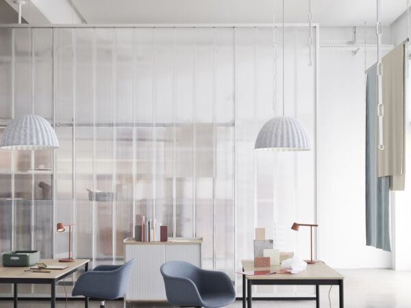 5_under-the-bell-o55-fiber-gaslift-divina-154-base-table-tip-enfold-muuto-org.jpg