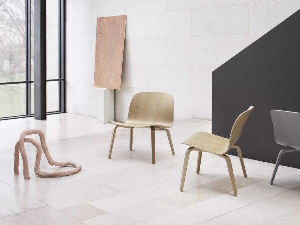 5_visu-lounge-chair-oak-grey-muuto-org.jpg