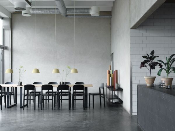 5_workshop-chair-black-70-70-oak-ambit-o25-compile-balance-push-corky.jpg