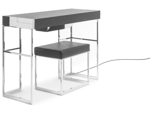2_magic desk_02.jpg
