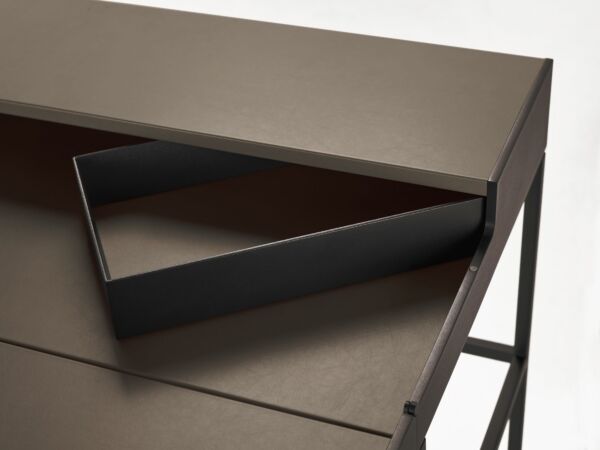 5_magic desk_10.jpg