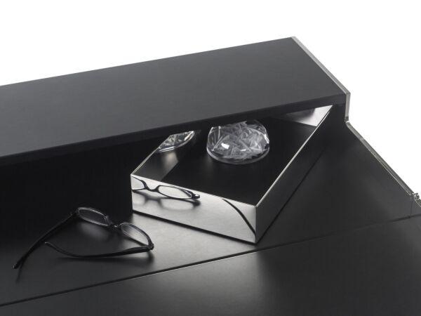 5_magic desk_06.jpg