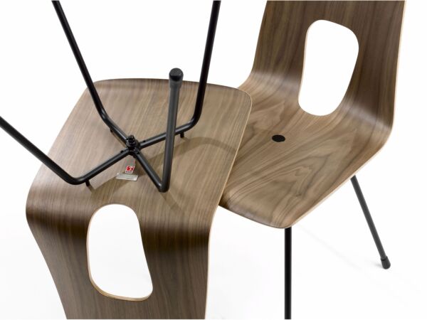 5_einpunktstuhl_entwurf_hans_bellmann_horgenglarus.jpg