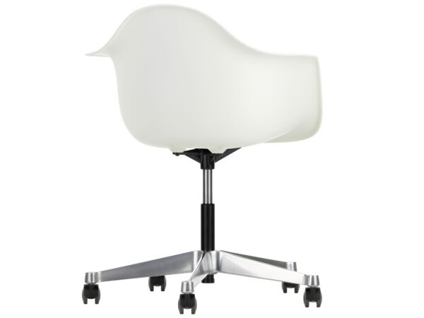 2_z2816948_Eames Plastic Armchair PACC - 04 white - 01 chrome - right_master.jpg