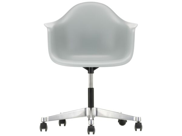 2_z2816962_Eames Plastic Armchair PACC - 24 light grey - 01 chrome - centre_master.jpg
