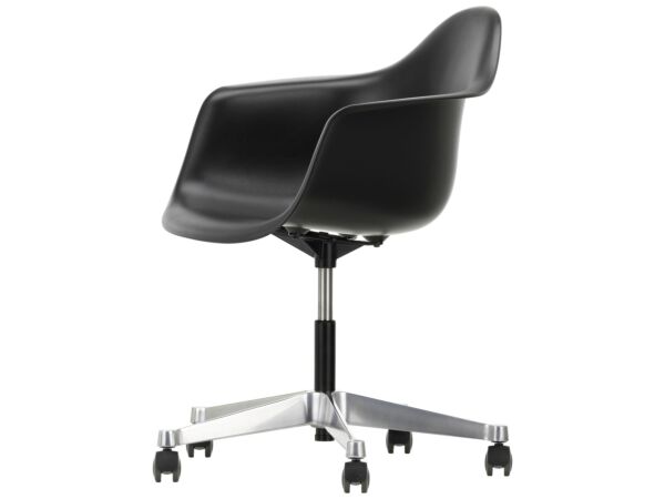 2_2816955_Eames Plastic Armchair PACC - 12 deep black - 01 chrome - left_master.jpg
