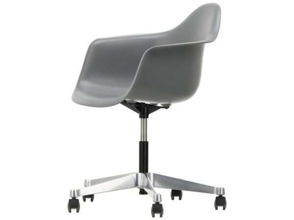 2_2816991_Eames Plastic Armchair PACC - 56 granite grey - 01 chrome - left_master.jpg