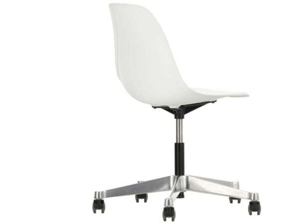 2_z2814061_Eames Plastic Side Chair PSCC - 04 white - 01 chrome - right_master.jpg