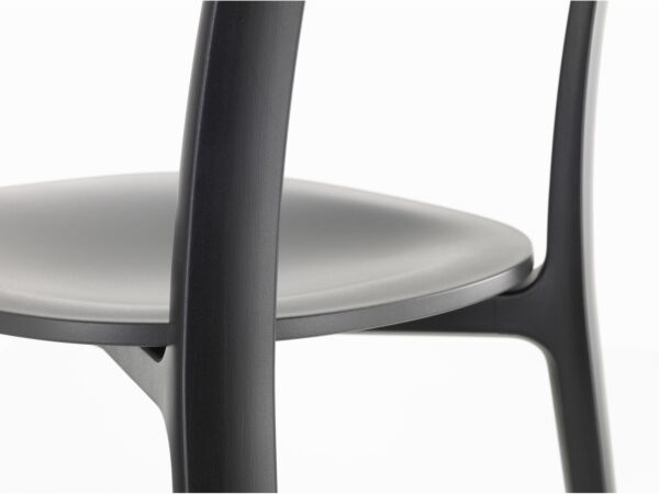 5_1299263_All Plastic Chair detail_master.jpg