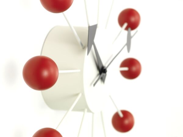 2_zBall Clock_red_Detail_master.jpg