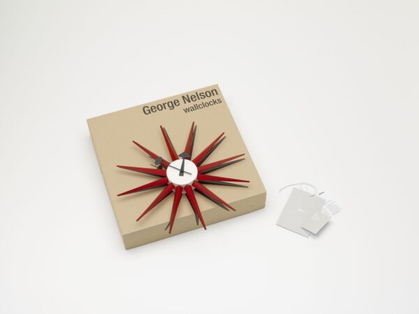 5_1626198_Sunburst Clock, Red, with Box_master.jpg