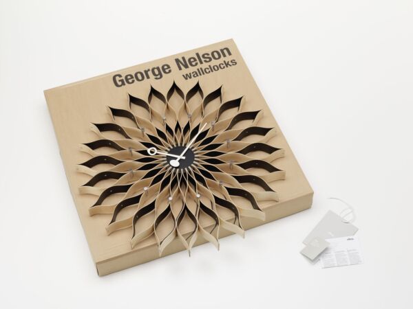 5_1626171_Sunflower Clock, birch, with Box_master.jpg