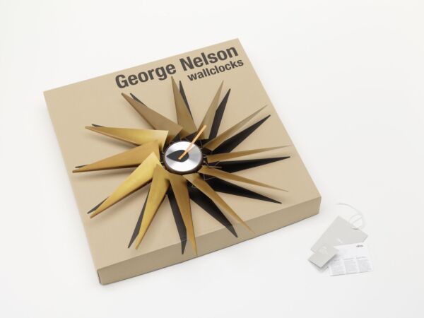 5_1626222_Turbine Clock, with Box_master.jpg
