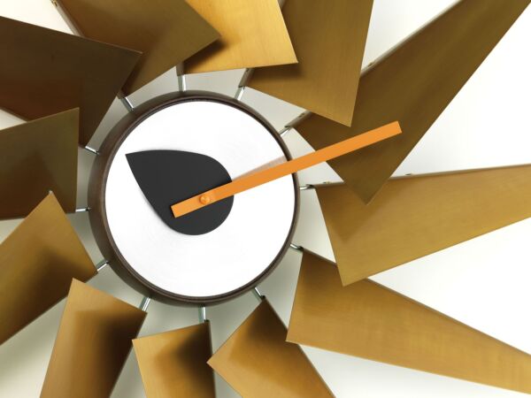 2_z1626225_Turbine Clock, Detail_master.jpg