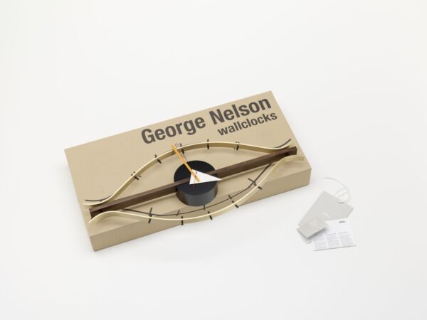 5_1626180_Eye Clock, with Box_master.jpg