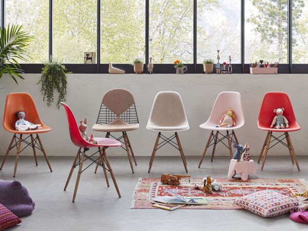 5_2794286_Eames Plastic Side Chair Eames Fiberglass Side Chair Eames Elephant small Toolbox Wooden Doll_master.jpg