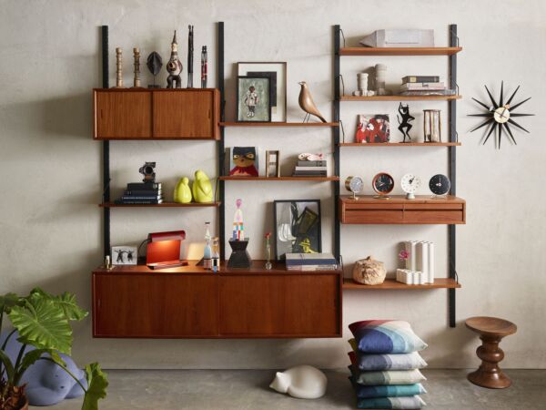 5_Resting Birds Resting Cat Resting Bear Desk Clocks Eames House Bird Wooden Dolls Lampe de Bureau Eames Stools Herringbones Pillows Sunburst Clock_master.jpg