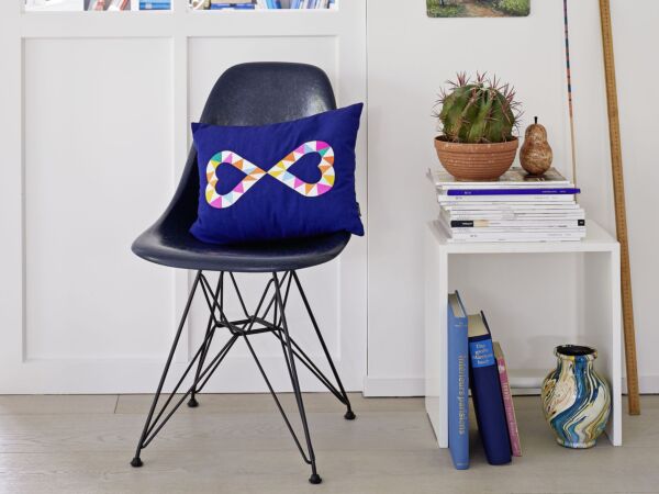 5_2889400_Accessories Collection 2019, Embroidered Pillow, Double Heart 2, EFC,in-situ_master_1.jpg