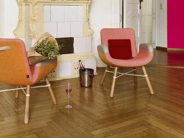 5_1291680_East River Chair Wooden Dolls Little Devil_master.jpg
