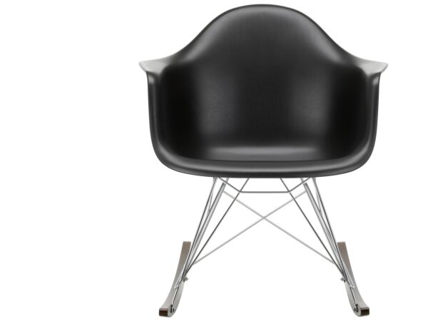 2_z2817050_Eames Plastic Armchair RAR - 12 deep black - 01 chrome 95 dark maple - centre_master.jpg