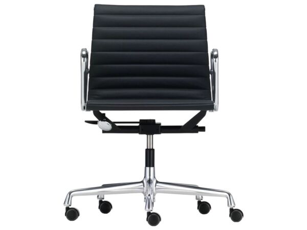 2_z1736103_Aluminium Chair EA 117_master.jpg