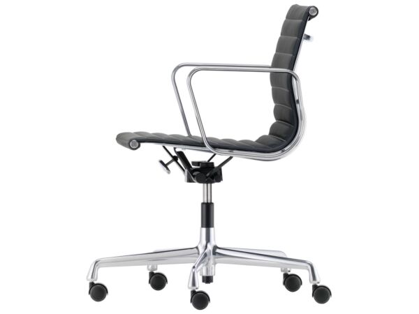 2_z2181460_Aluminium Chair EA 117_F_master.jpg