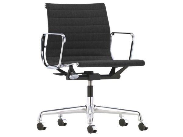 2_z1617244_Aluminium Chair EA 118_master.jpg