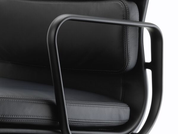 2_zSoft Pad Chair EA 217_master.jpg